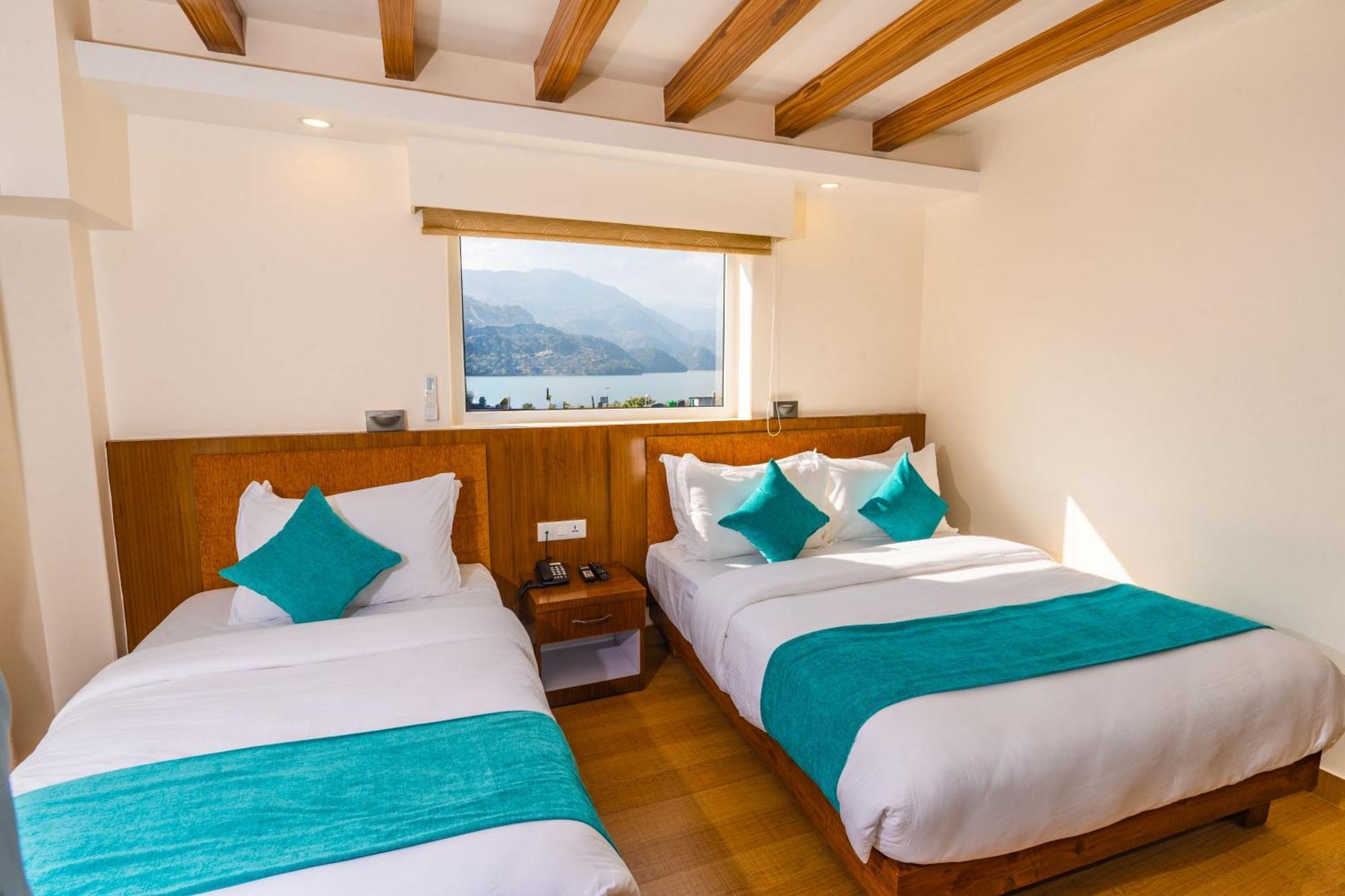 Hotel Pokhara Alpine And Springs Esterno foto