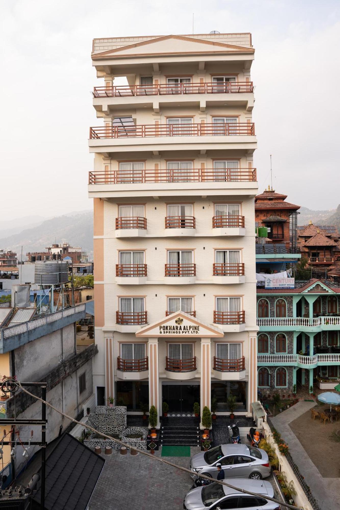 Hotel Pokhara Alpine And Springs Esterno foto