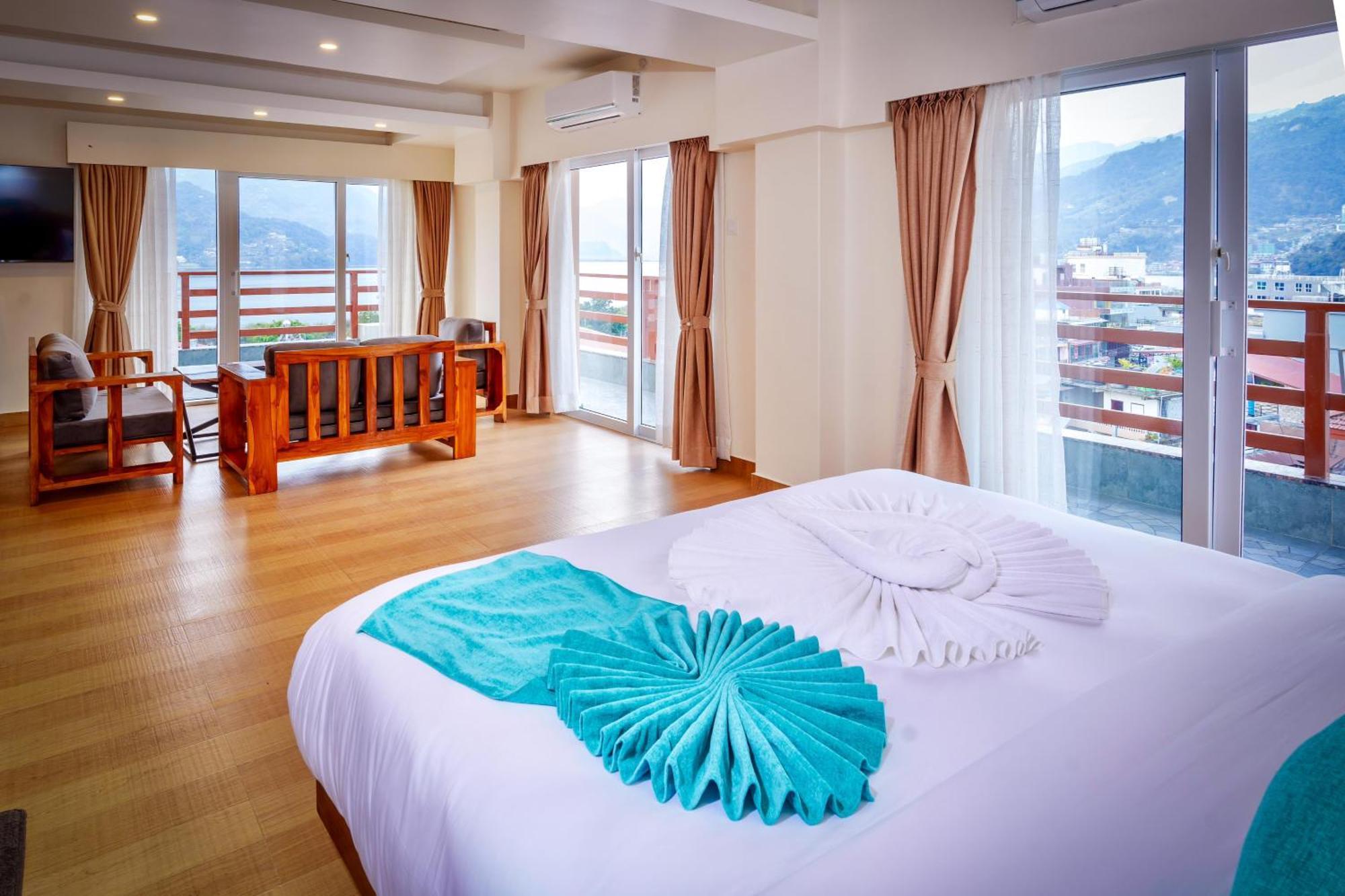 Hotel Pokhara Alpine And Springs Esterno foto