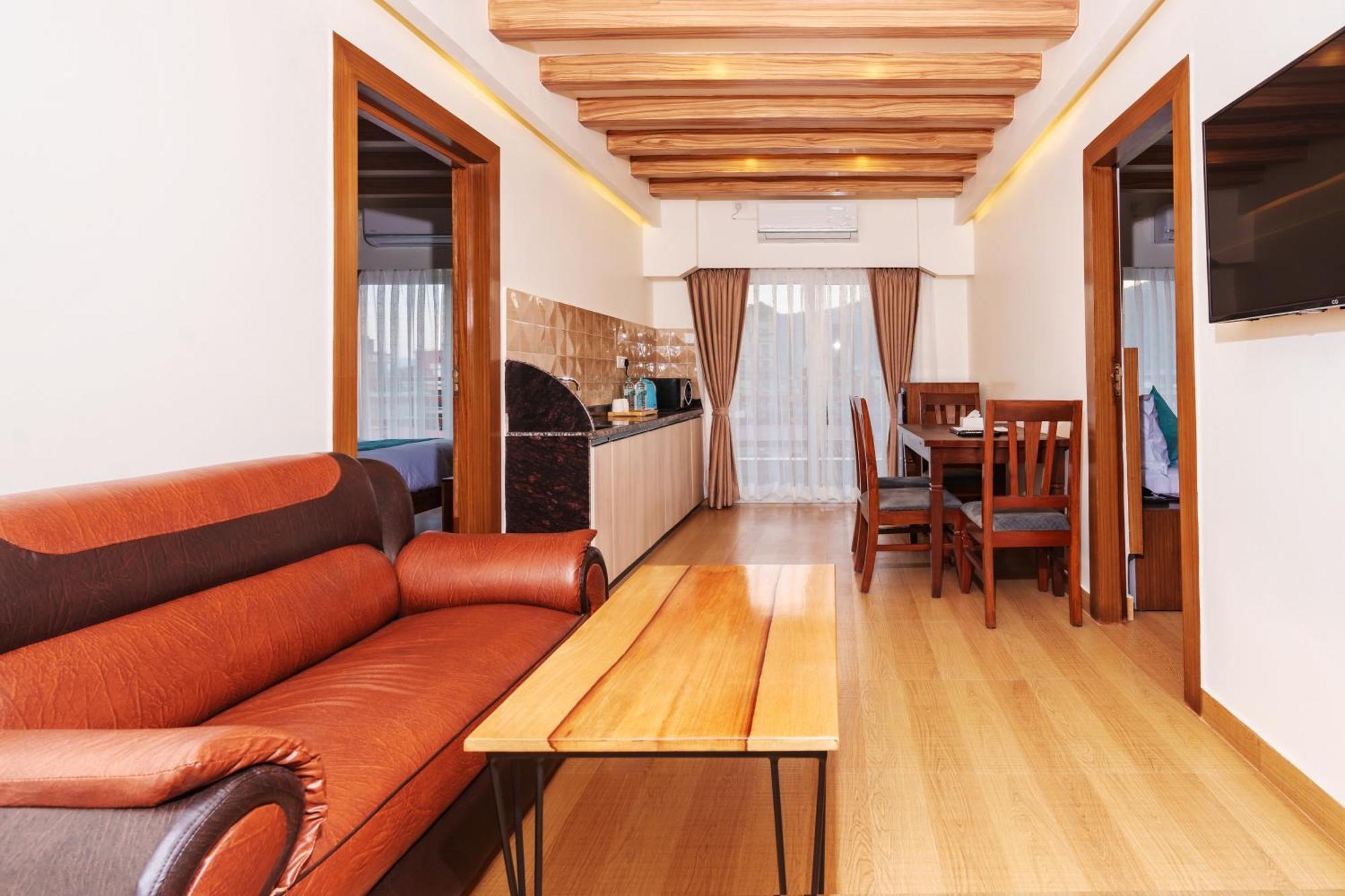 Hotel Pokhara Alpine And Springs Esterno foto