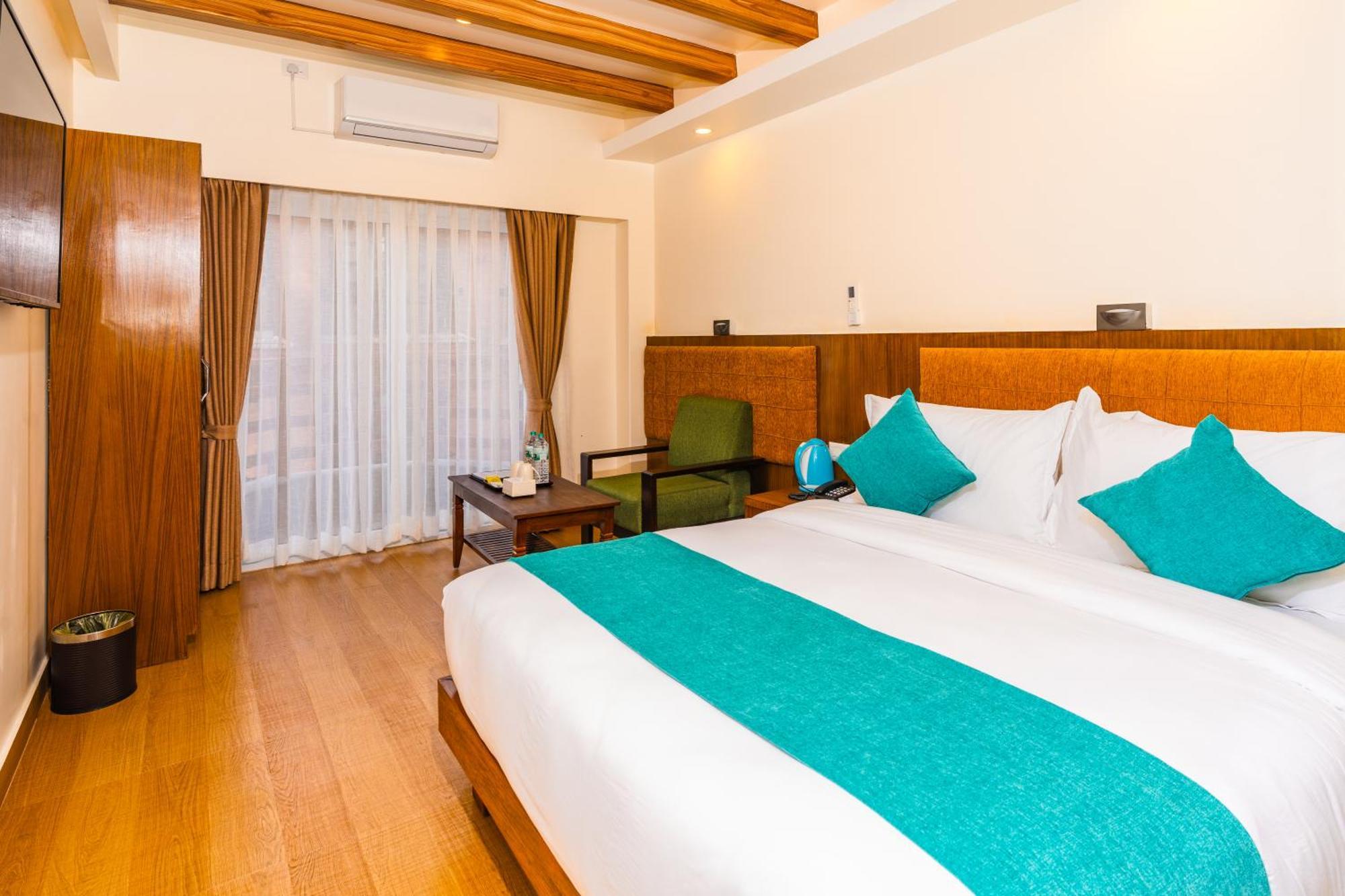 Hotel Pokhara Alpine And Springs Esterno foto