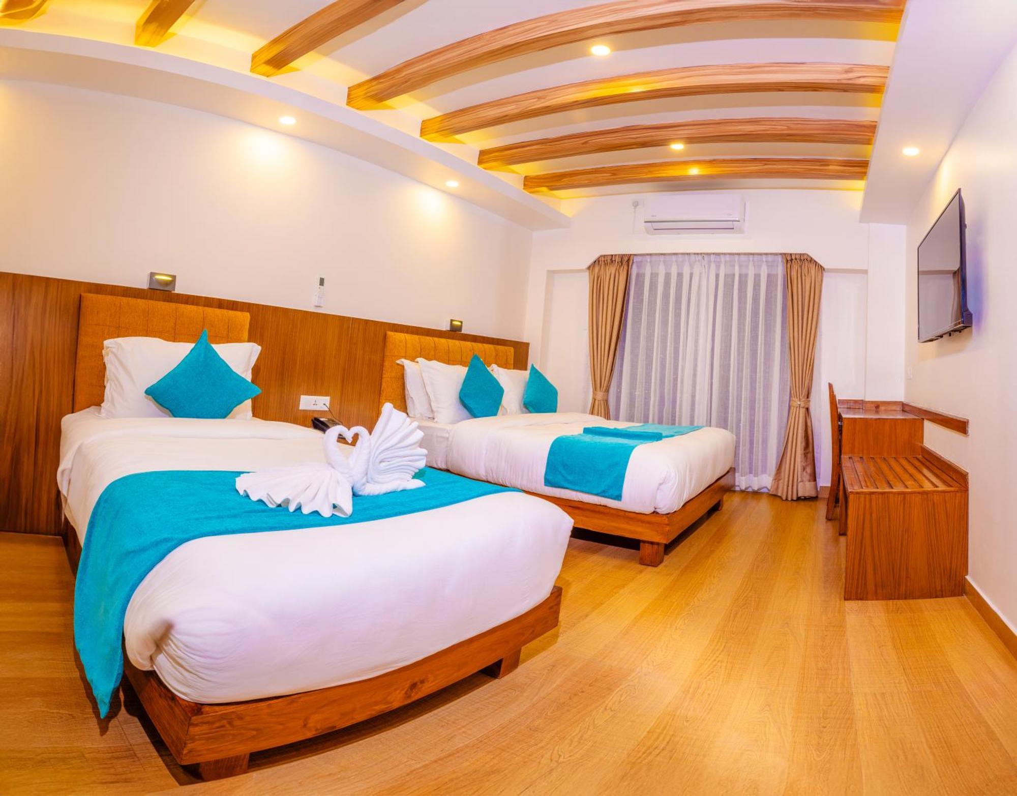 Hotel Pokhara Alpine And Springs Esterno foto