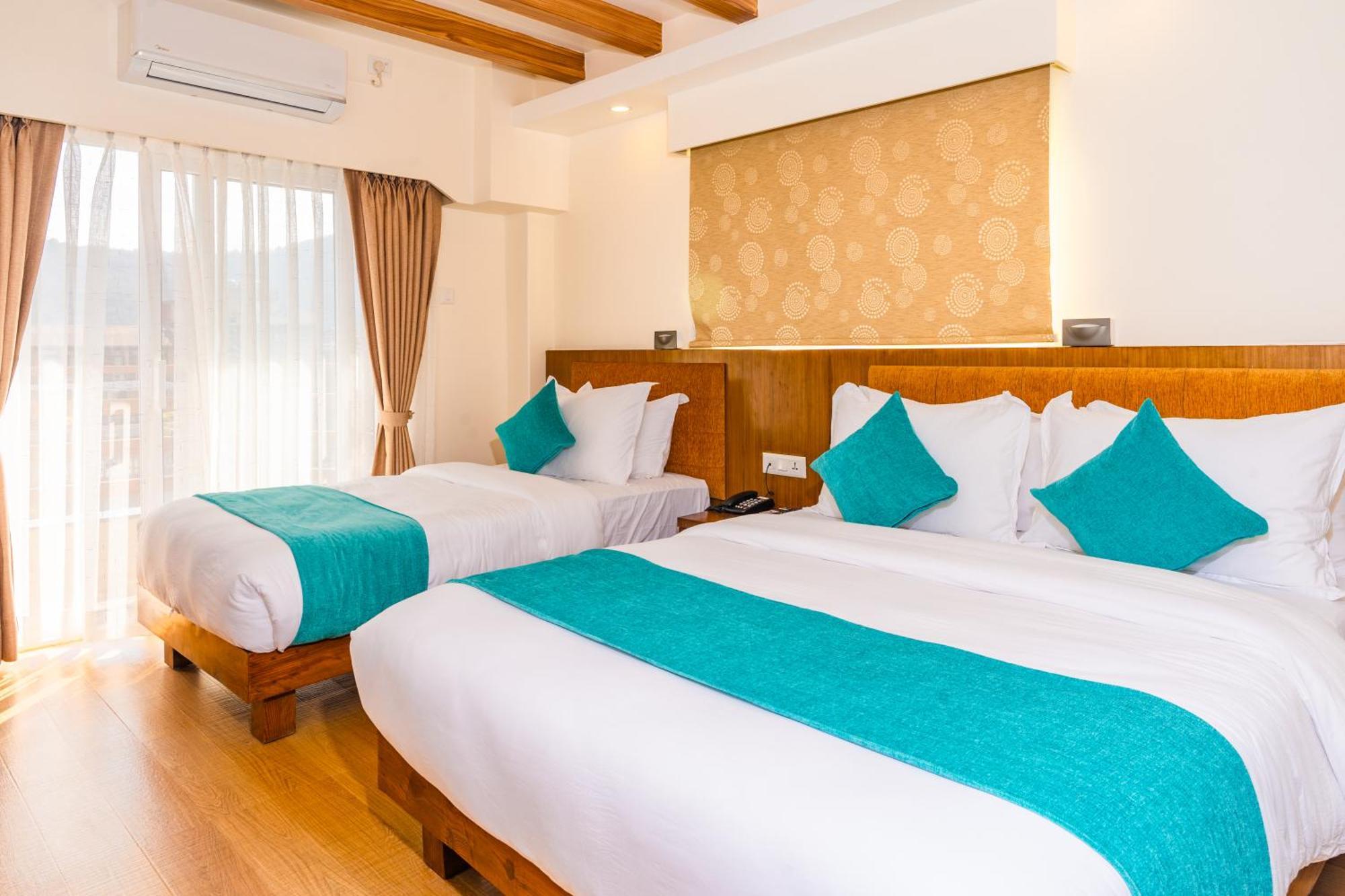 Hotel Pokhara Alpine And Springs Esterno foto