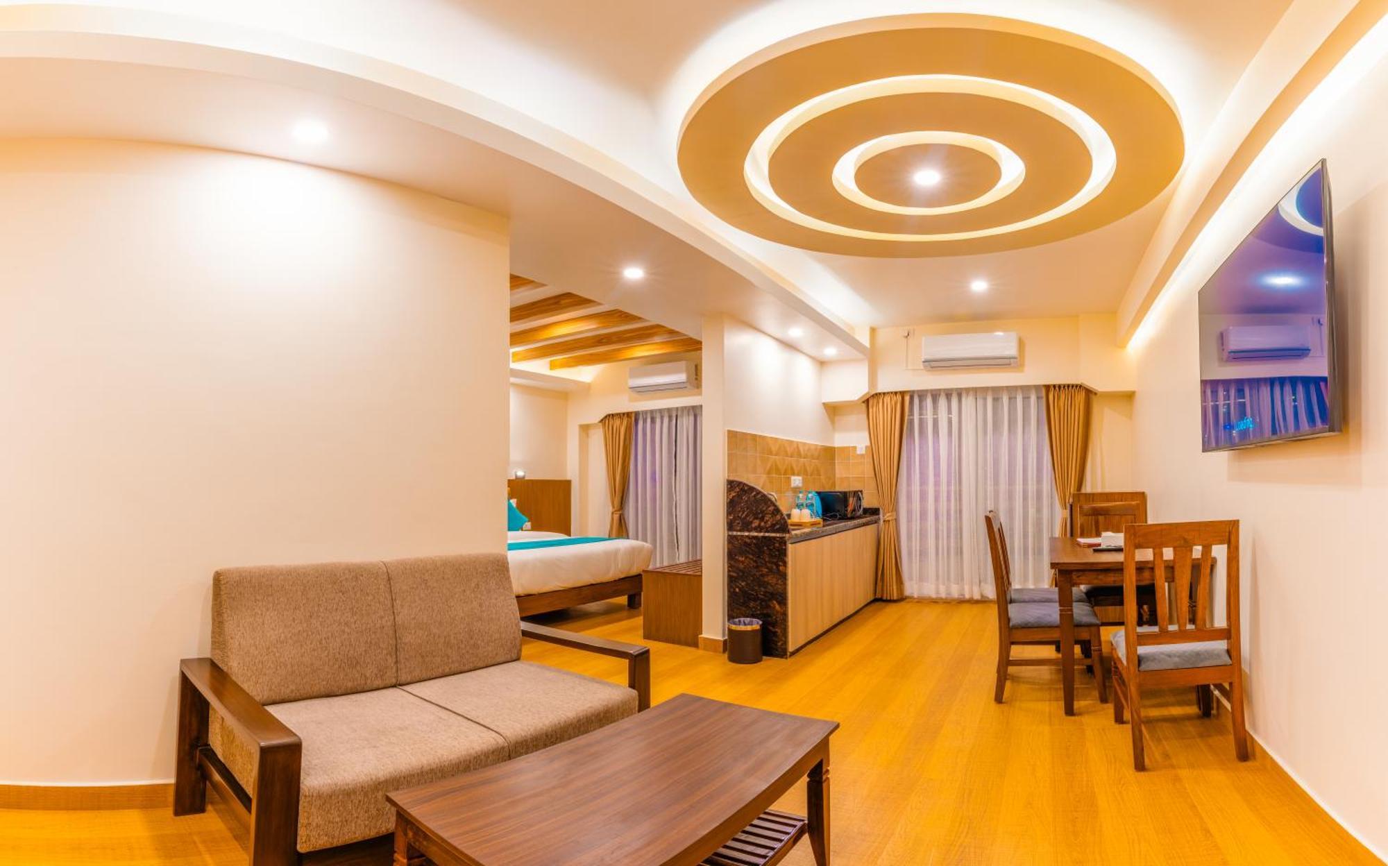 Hotel Pokhara Alpine And Springs Esterno foto