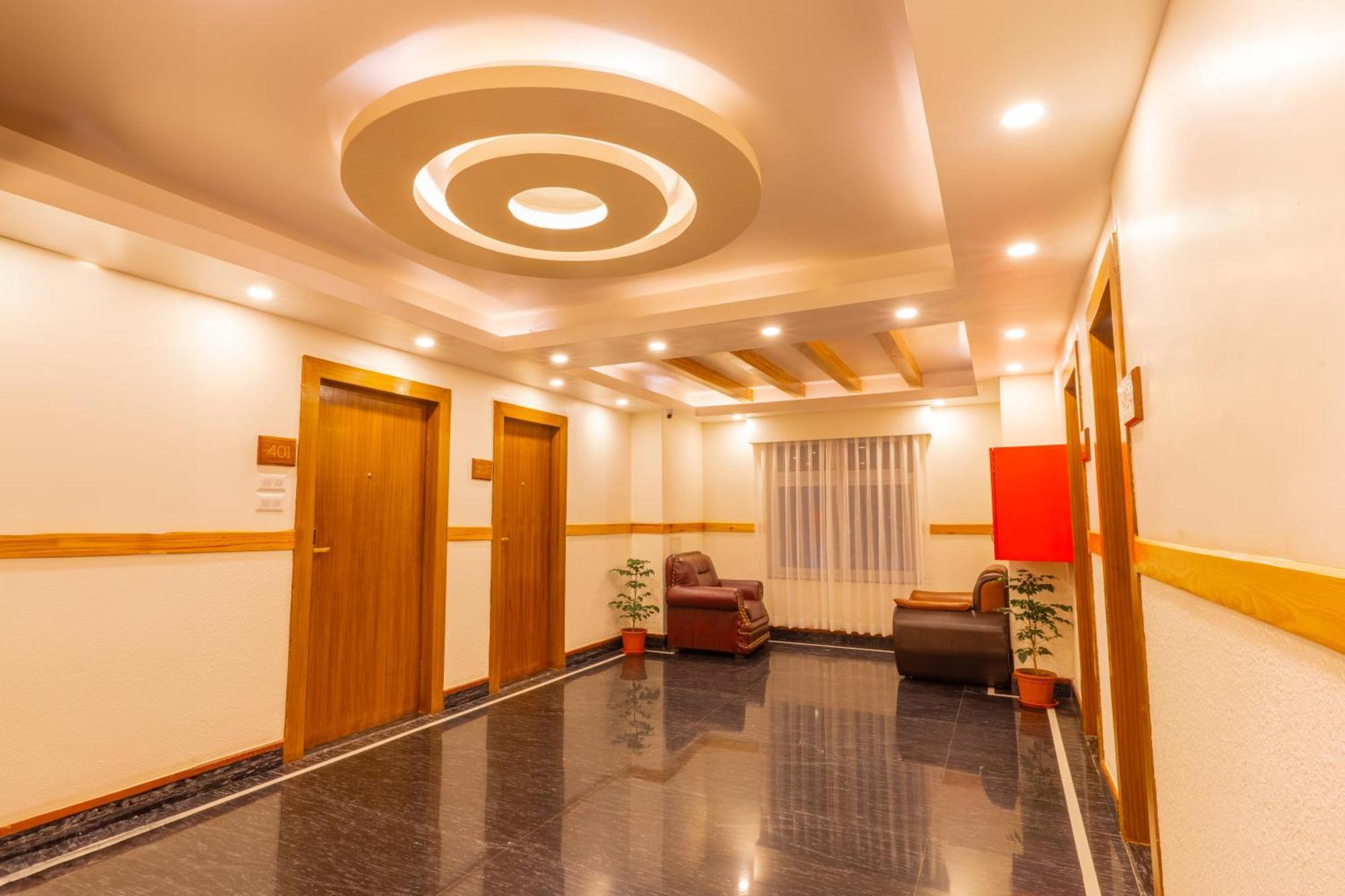 Hotel Pokhara Alpine And Springs Esterno foto
