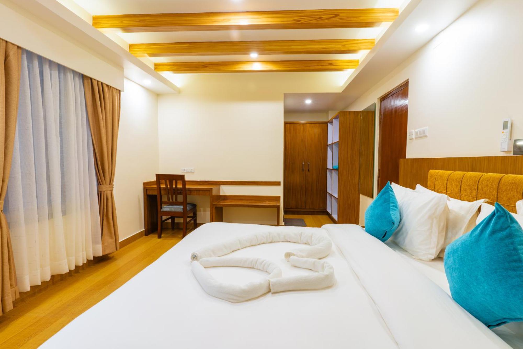 Hotel Pokhara Alpine And Springs Esterno foto